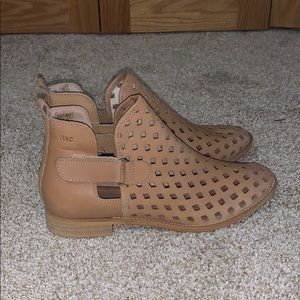 Musse and Cloud Ankle Boots